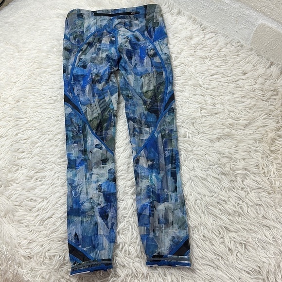 Lululemon On Pace Tight 7/8 *25" Sun Dazed Multi Blue / Super Dark - Picture 8 of 8